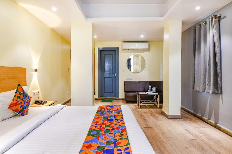 OYO Townhouse 152 Hotel Suncitel Airport image