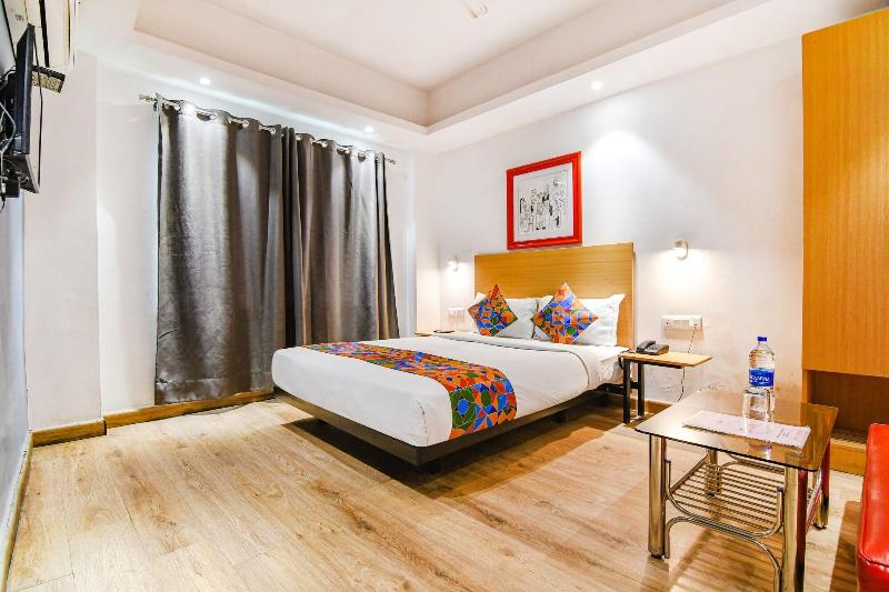 OYO Townhouse 152 Hotel Suncitel Airport image