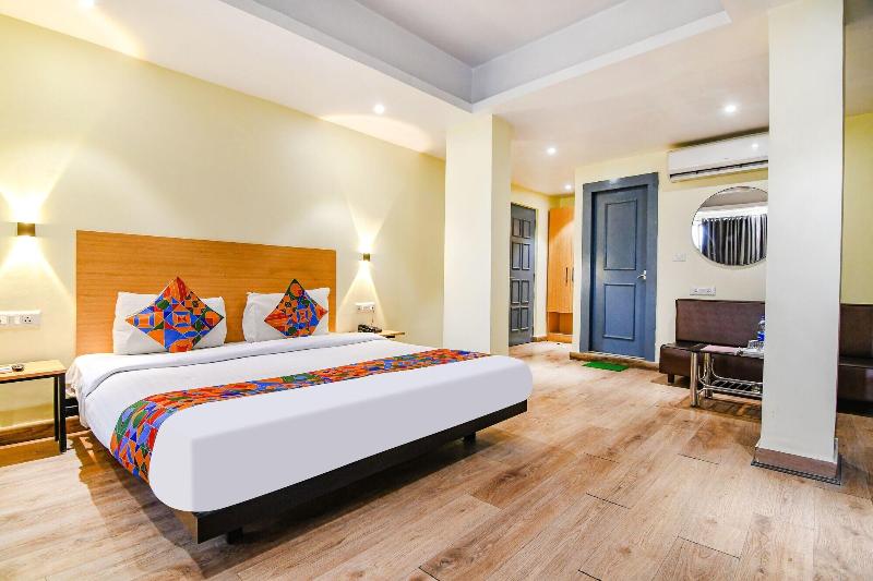 OYO Townhouse 152 Hotel Suncitel Airport image