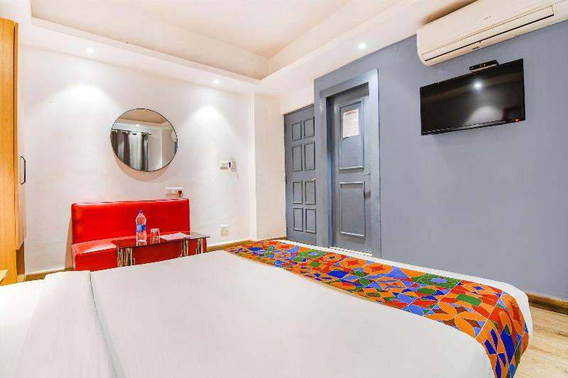OYO Townhouse 152 Hotel Suncitel Airport image