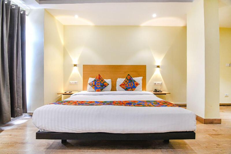 OYO Townhouse 152 Hotel Suncitel Airport image