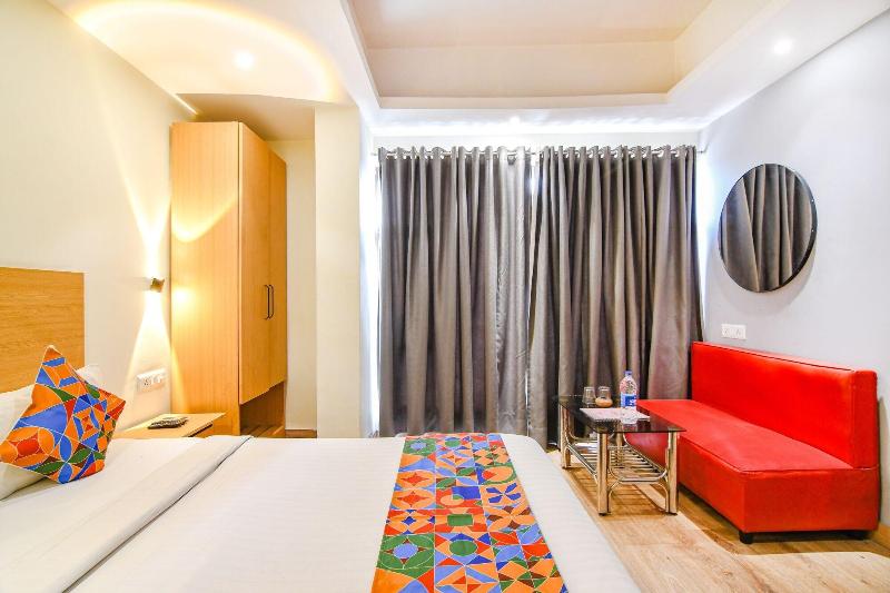 OYO Townhouse 152 Hotel Suncitel Airport image
