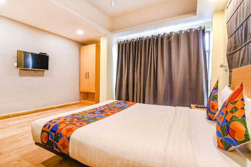 OYO Townhouse 152 Hotel Suncitel Airport image