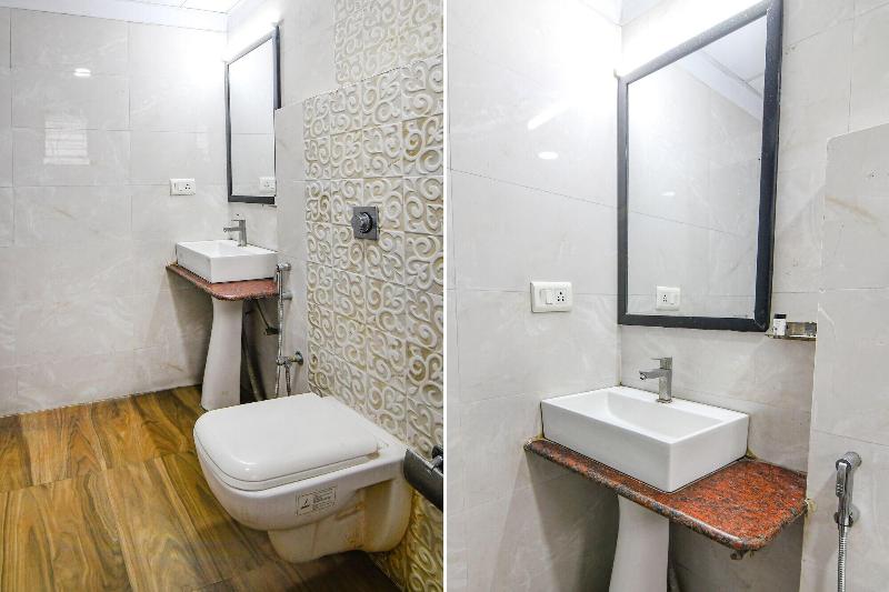 OYO Townhouse 152 Hotel Suncitel Airport image