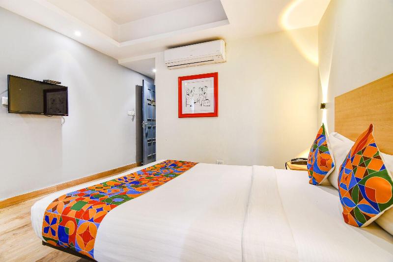 OYO Townhouse 152 Hotel Suncitel Airport image