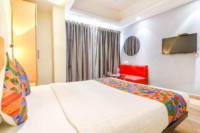 OYO Townhouse 152 Hotel Suncitel Airport image