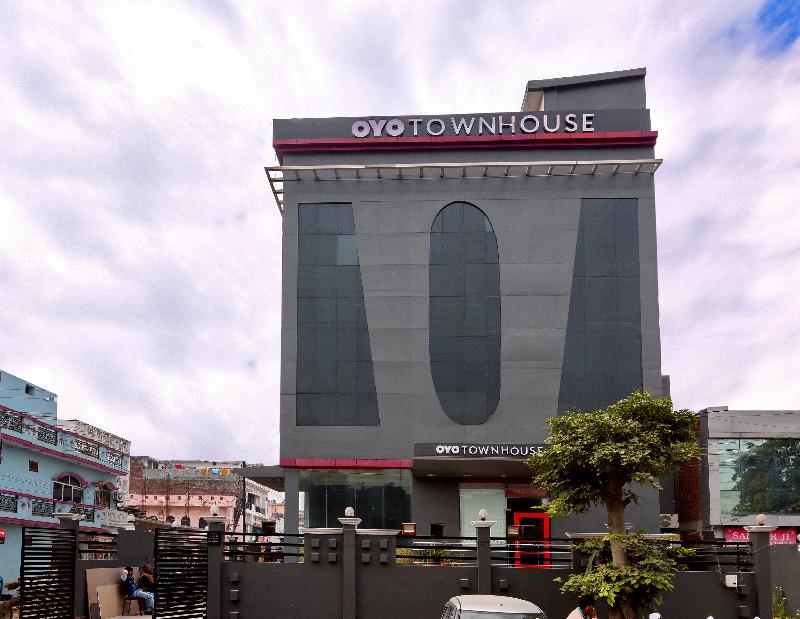 OYO Townhouse 183 Function Inn — photo 4