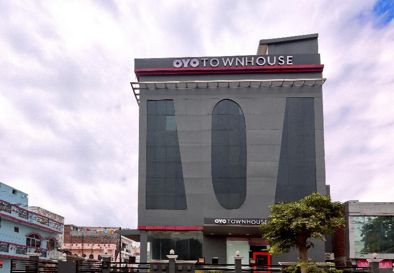 OYO Townhouse 183 Function Inn — photo 5