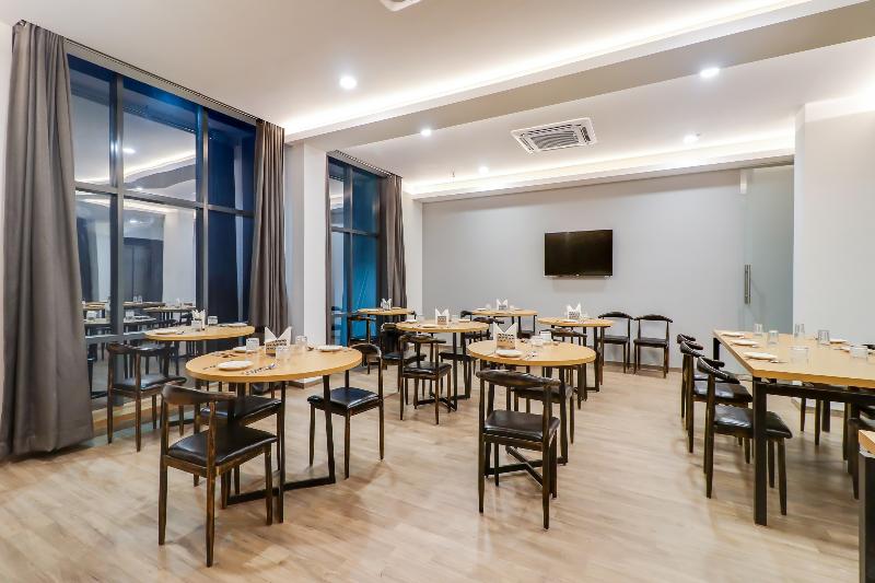 OYO Townhouse 76476 Jashn image