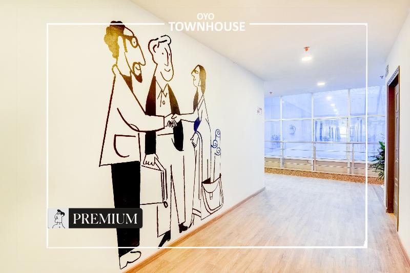 Oyo Townhouse 225 Ashiyana Mukut Bazar — exterior view