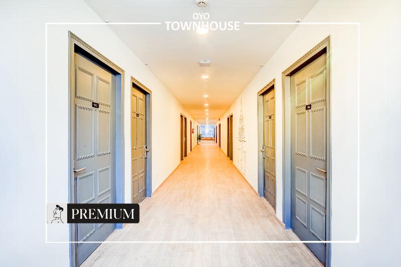 Oyo Townhouse 225 Ashiyana Mukut Bazar — view