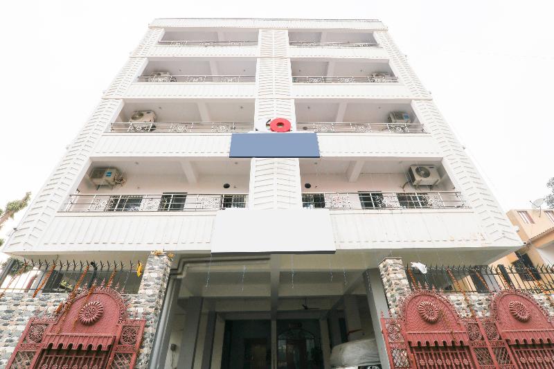 OYO 75217 Hotel Navya Grand