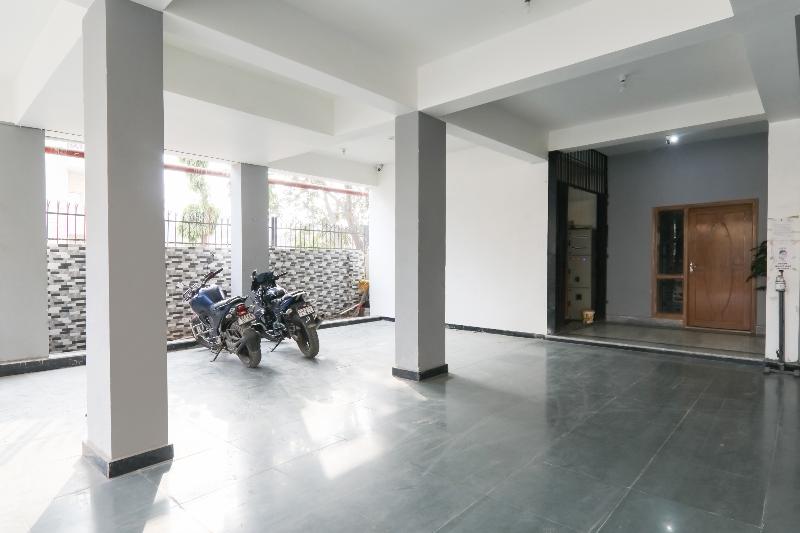 OYO 75217 Hotel Navya Grand