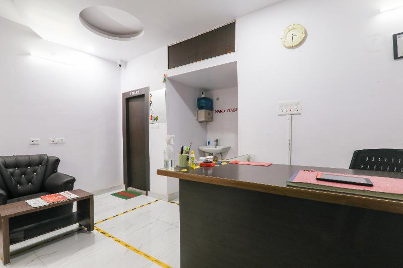 OYO 75217 Hotel Navya Grand