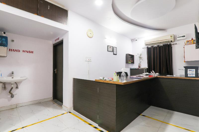 OYO 75217 Hotel Navya Grand