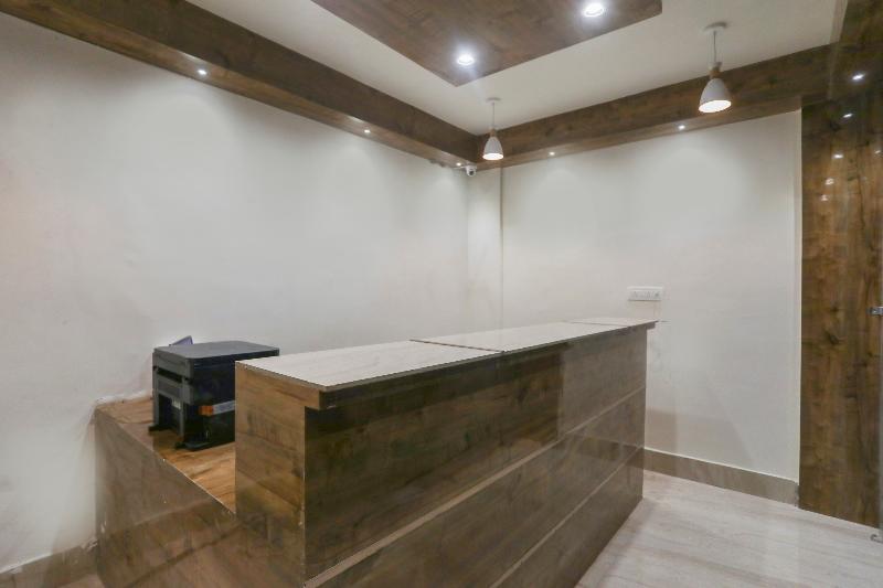 OYO Flagship 39786 OXY Royal Residency