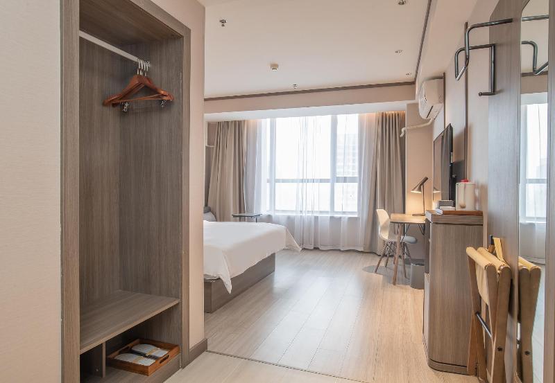 Hanting Hotel (Hebi Yulong Love City) image 5