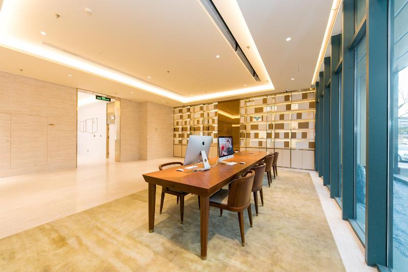 Lobby & Reception
