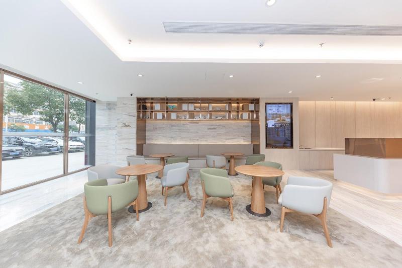 . Ji Hotel (Ganzhou Jinling Road)