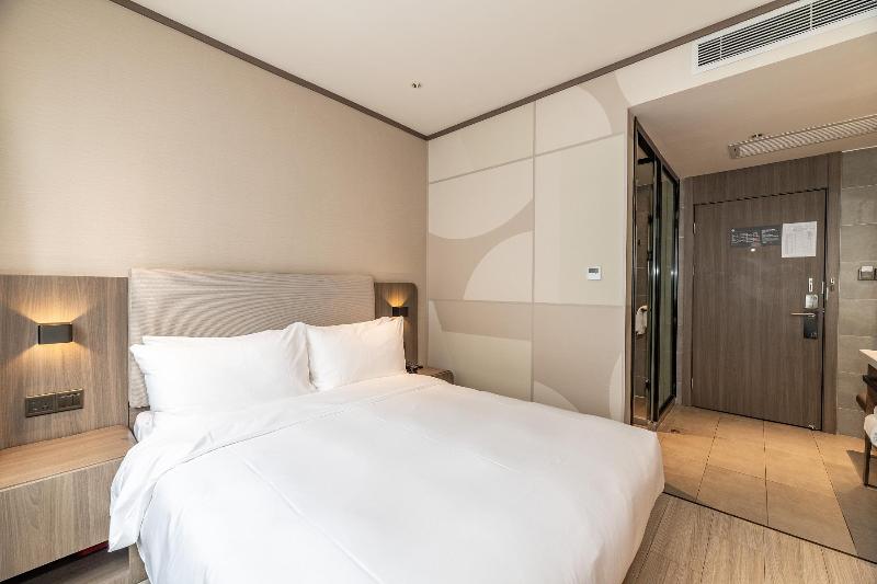 Bed room