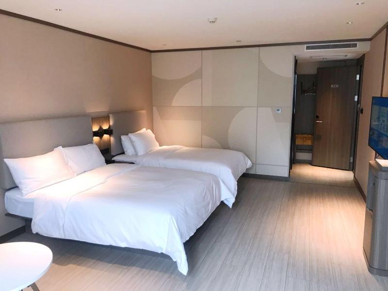 Bed room