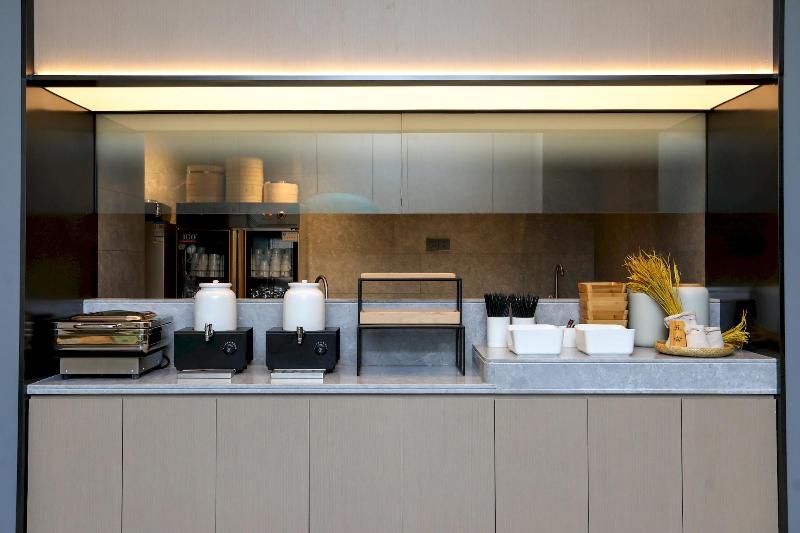 Ji Hotel (Shenzhen Nanshan Metro Station) image