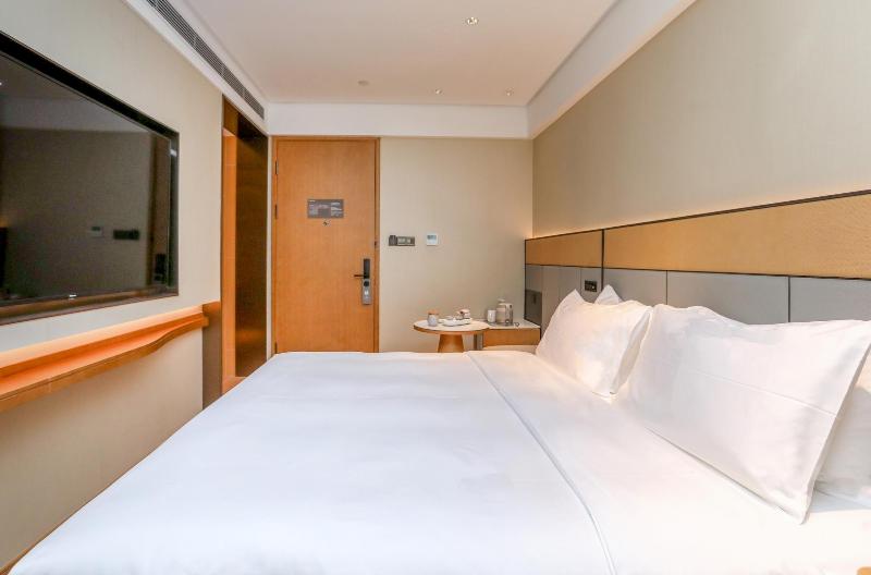 Ji Hotel (Shenzhen Nanshan Metro Station) image