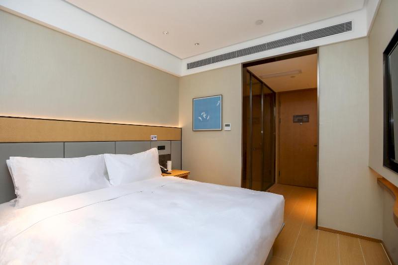 Ji Hotel (Shenzhen Nanshan Metro Station) image
