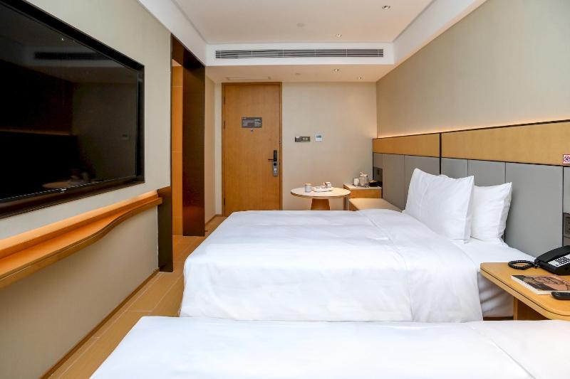 Ji Hotel (Shenzhen Nanshan Metro Station) image