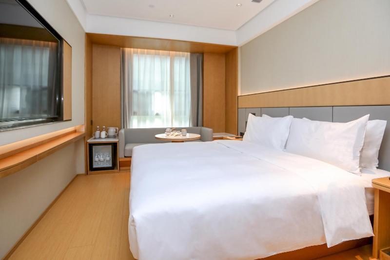 Ji Hotel (Shenzhen Nanshan Metro Station) image