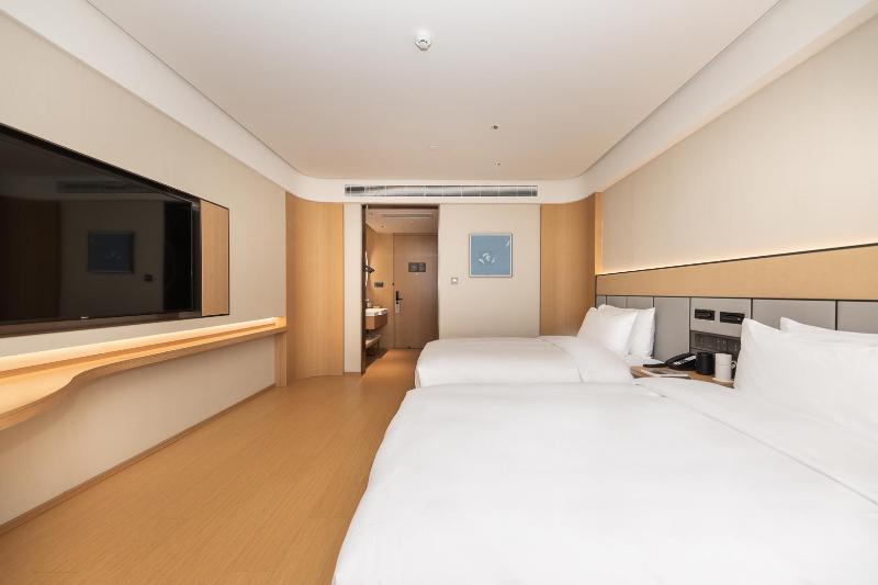 Ji Hotel(Quwo Dongcheng Plaza) image