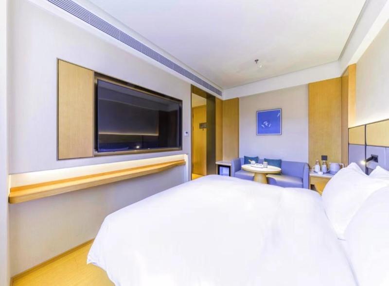 Bed room