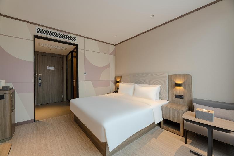 Bed room