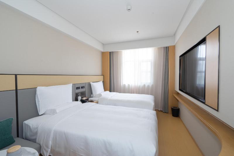 Ji Hotel Shenzhen Shawei Metro Station image