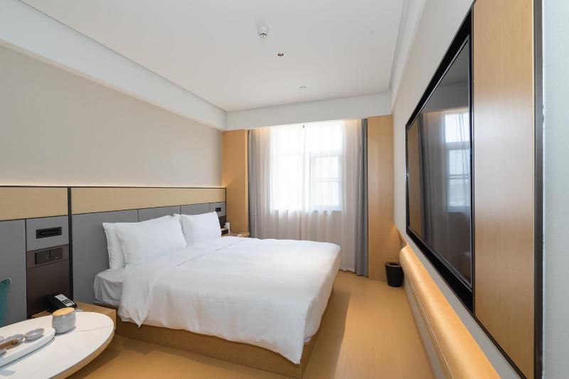 Ji Hotel Shenzhen Shawei Metro Station image
