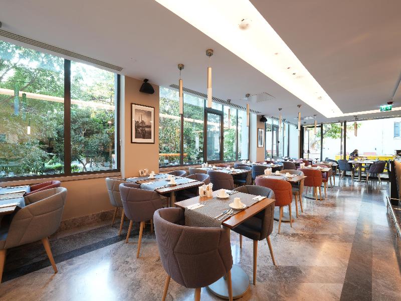 Radisson Hotel Istanbul Harbiye image