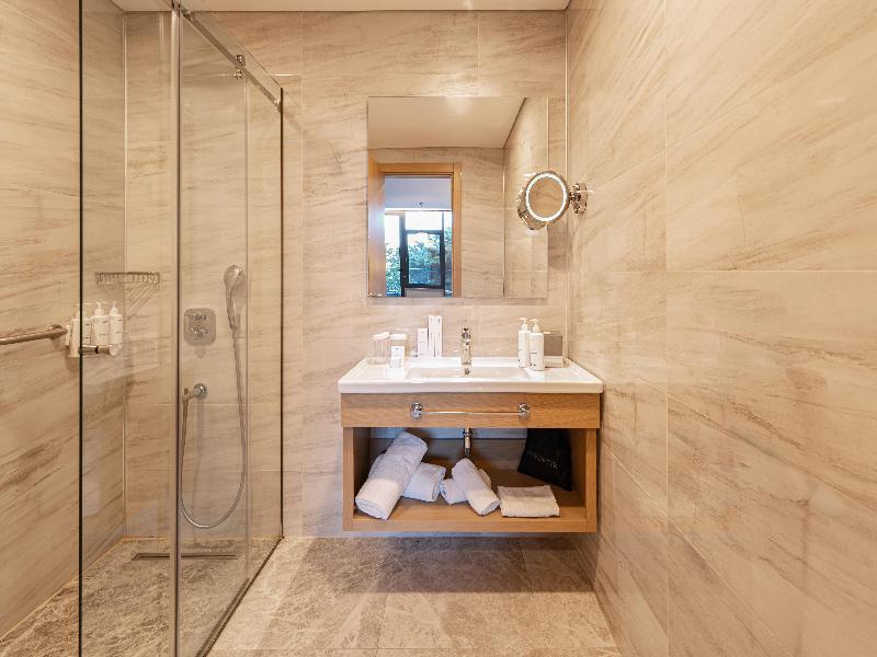 Radisson Hotel Istanbul Harbiye image