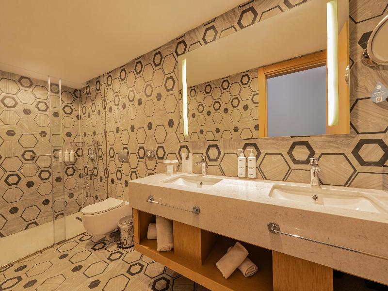 Radisson Hotel Istanbul Harbiye image