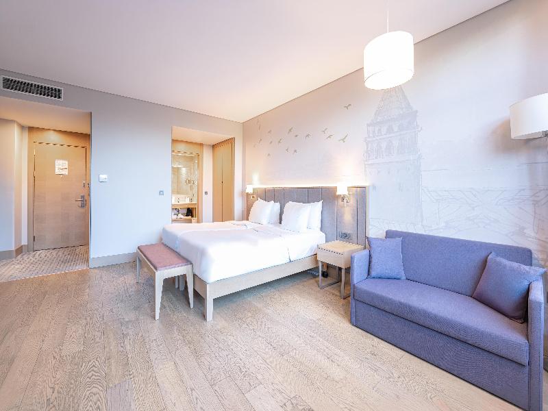 Radisson Hotel Istanbul Harbiye image