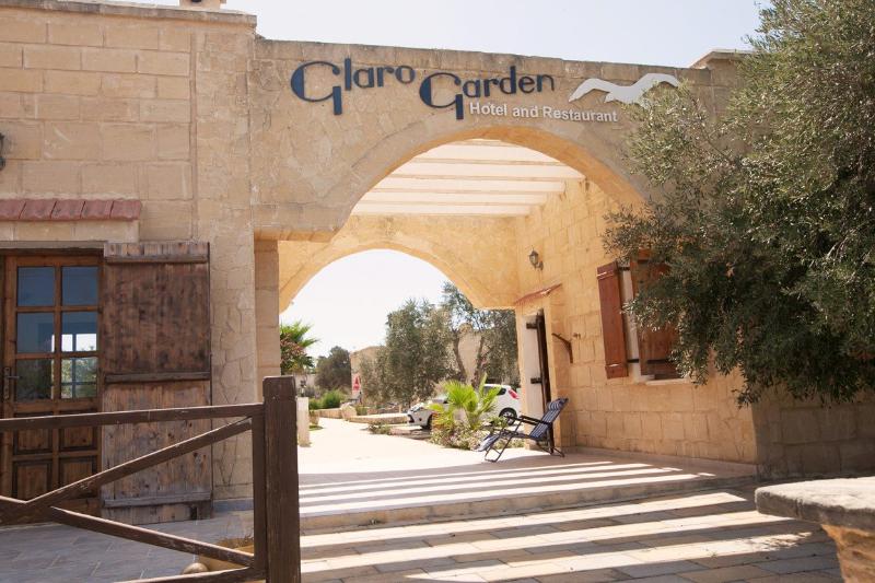 Glaro Garden Hotel