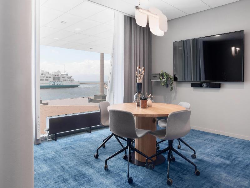Clarion Hotel Sea U image