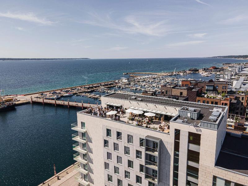 Clarion Hotel Sea U image