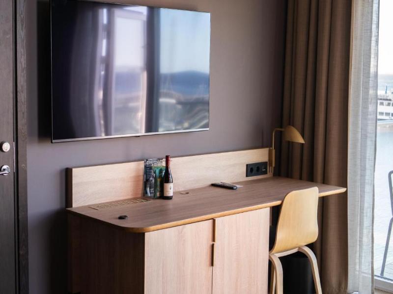 Clarion Hotel Sea U image