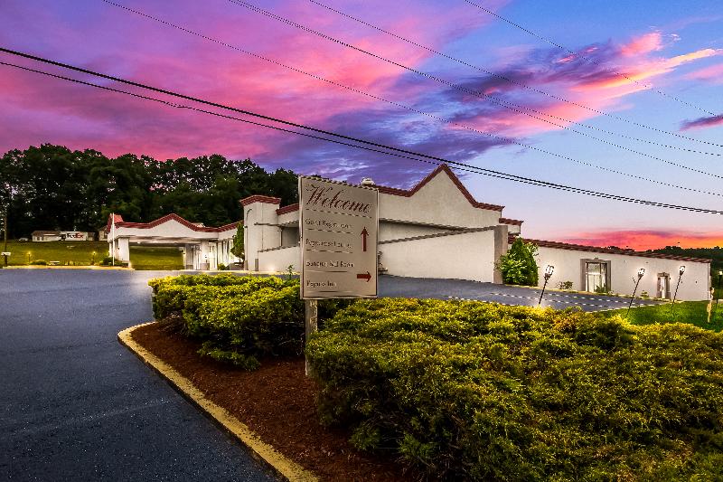 Red Roof Inn New Stanton image
