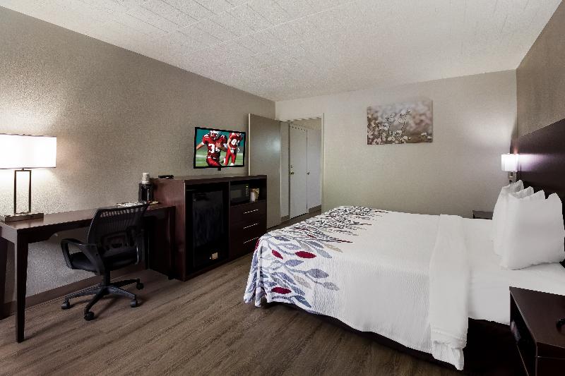 Red Roof Inn New Stanton image