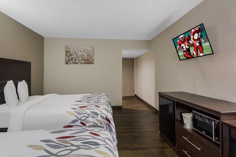 Red Roof Inn New Stanton image