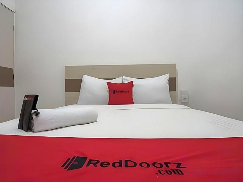 Formerly RedDoorz Near Palembang Trade Center 3 image