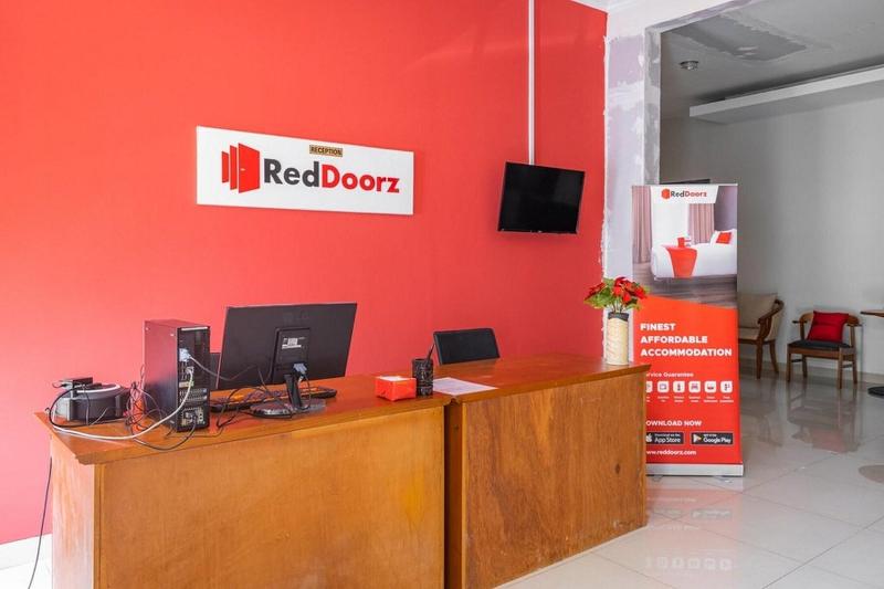 Formerly RedDoorz near Siloam Karawaci 3 image