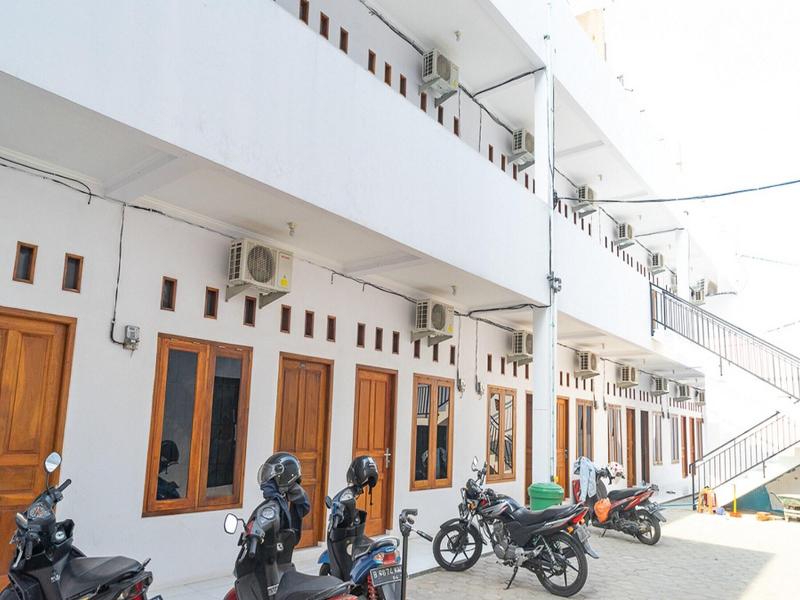 Formerly RedDoorz Syariah Jatisampurna Hospital image