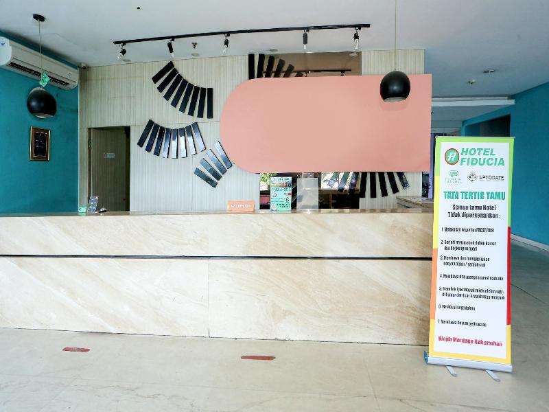 Super Oyo Townhouse Oak Ht Fiducia Pondok Gede